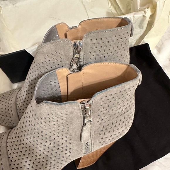 Rag & Bone Cemento Suede Gray Perforated Boots Sz 38.5 (8.5) - Picture 4 of 6